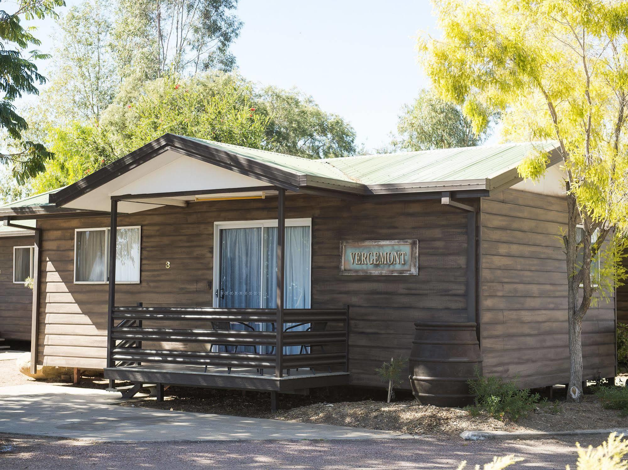 Villa Saltbush Retreat Longreach Esterno foto